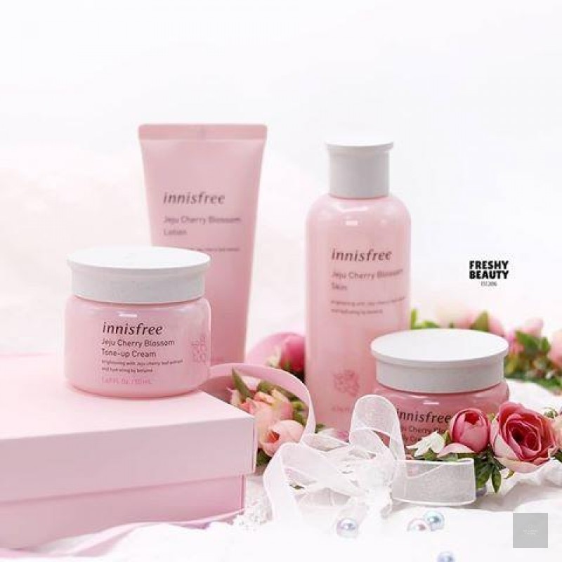 [2 Items] Kit Dưỡng Ẩm, Dưỡng Sáng Da Chiết Xuất Lá Hoa Anh Đào Innisfree Jeju Cherry Blossom Duo Kit